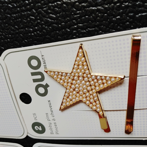 Urban Outfitters Gold Starfish Hair Accessories - Picture 2 of 3